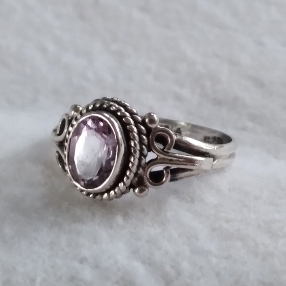 Vintage amethyst ring in artisan sterling silver - Picture 4 of 5